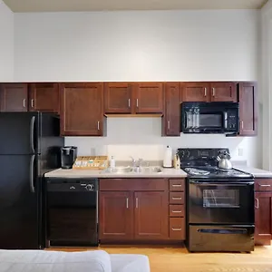 Historic Charm, Walkable Entertainment Apartment