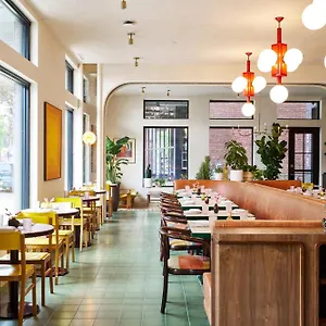 Genevieve Hotel